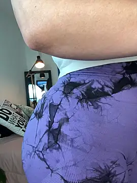 Snapshot of Viictoria-Jones chatting on 03-21-26, 12:10 Viictoria-Jones online show from 03-21-26, 12:10