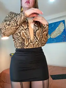 Snapshot of Viictoria-Jones chatting on 04-15-26, 10:11 Viictoria-Jones online show from 04-15-26, 10:11