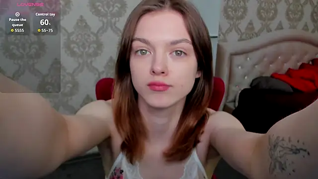Snapshot of _Molly_Coy_ chatting on 05-16-26, 08:00 Molly Coy online show from 05-16-26, 08:00