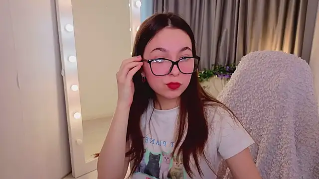 BellaThery online show from 03-21-26, 08:19