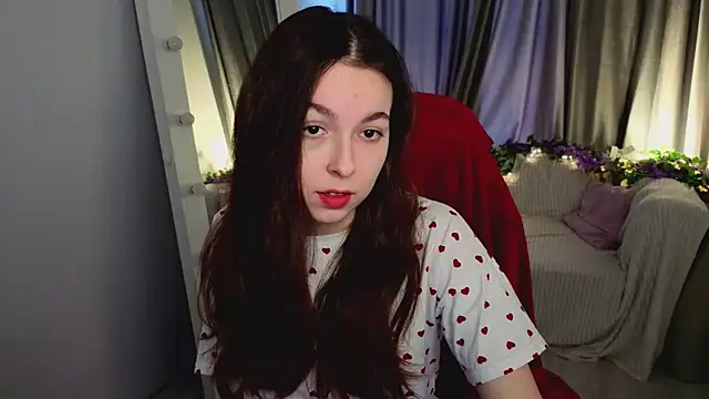 BellaThery online show from 04-10-26, 05:12