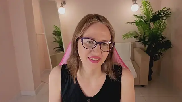 Elizabeth Andersonn online show from 04-06-26, 08:48