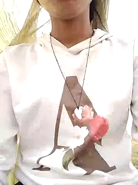 wifedesi7050 online show from 04-18-26, 11:58