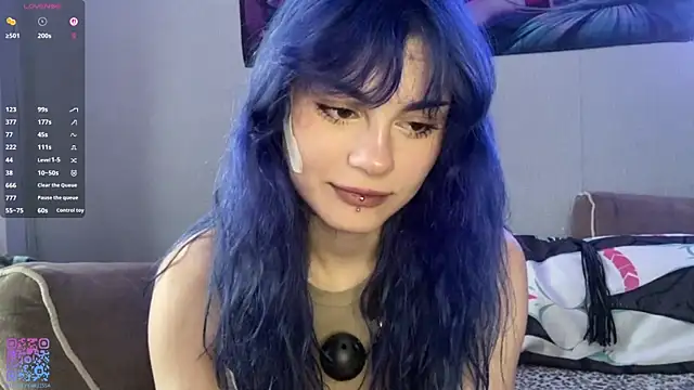Snapshot of Emmibrilson chatting on 06-27-26, 01:50 Emmibrilson online show from 06-27-26, 01:50