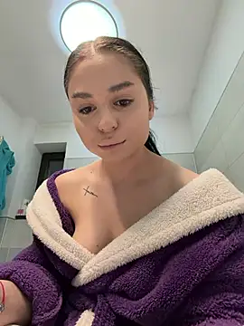 Snapshot of Olivia_Noor chatting on 03-31-26, 09:48 Olivia Noor online show from 03-31-26, 09:48