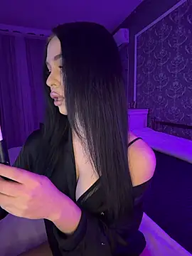Snapshot of Olivia_Noor chatting on 04-15-26, 05:42 Olivia Noor online show from 04-15-26, 05:42