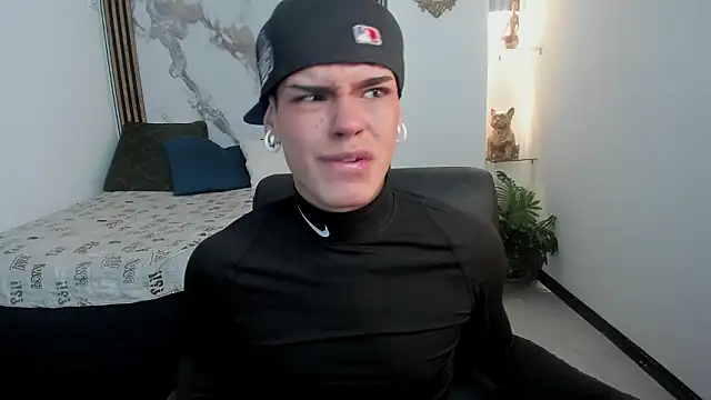 Snapshot of Mk_Desire chatting on 03-03-26, 02:39 Mk Desire online show from 03-03-26, 02:39