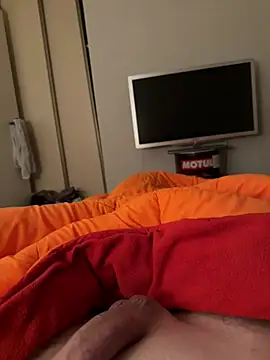 Snapshot of foudesexe23 chatting on 02-25-26, 06:01 foudesexe23 online show from 02-25-26, 06:01