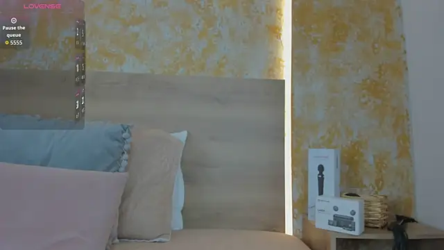 julietta pink online show from 07-19-26, 12:09