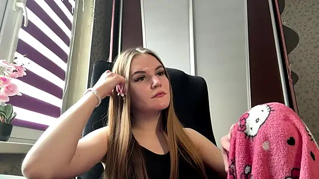 Snapshot of TinyTifa chatting on 02-23-26, 10:23 TinyTifa online show from 02-23-26, 10:23