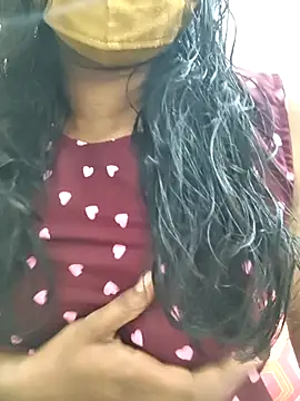 Snapshot of Shaliniqueen chatting on 04-08-26, 08:03 Shaliniqueen online show from 04-08-26, 08:03