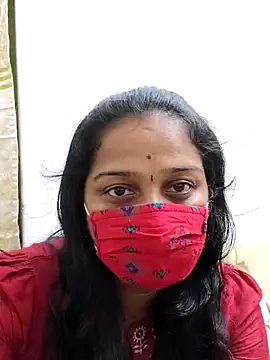 Snapshot of Shaliniqueen chatting on 05-19-26, 02:56 Shaliniqueen online show from 05-19-26, 02:56