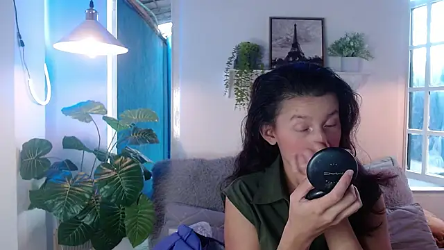 milk chloe  online show from 03-16-26, 01:26