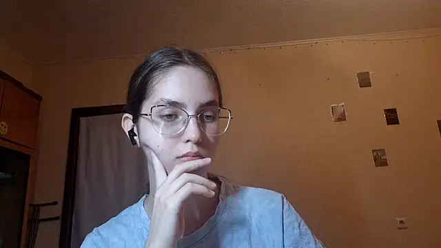 Snapshot of Katelemon chatting on 06-19-26, 11:14 Katelemon online show from 06-19-26, 11:14