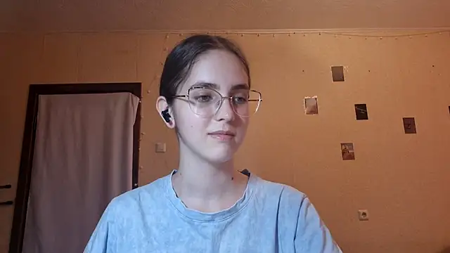 Snapshot of Katelemon chatting on 07-05-26, 02:24 Katelemon online show from 07-05-26, 02:24