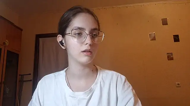 Snapshot of Katelemon chatting on 07-06-26, 01:19 Katelemon online show from 07-06-26, 01:19