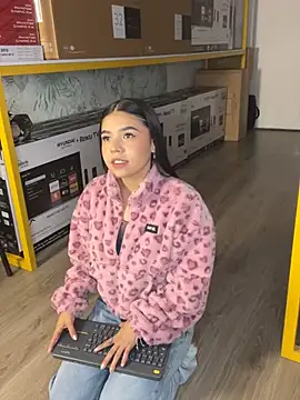 Snapshot of Ambarina_ chatting on 04-16-26, 11:33 Ambarina online show from 04-16-26, 11:33