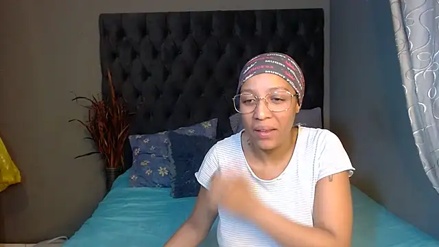 Snapshot of TemptedAngel chatting on 02-25-26, 07:56 TemptedAngel online show from 02-25-26, 07:56