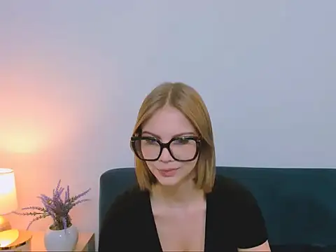 StormiSmooth online show from 03-25-26, 02:01