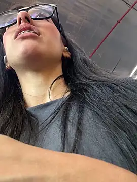 susi chimm online show from 04-15-26, 01:51