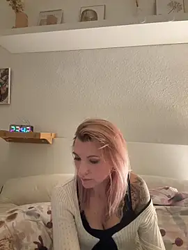 Naya-hot online show from 02-20-26, 10:43