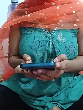 Snapshot of Queenlipx chatting on 02-28-26, 03:35 Queenlipx online show from 02-28-26, 03:35