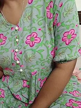 Snapshot of Queenlipx chatting on 03-01-26, 05:04 Queenlipx online show from 03-01-26, 05:04