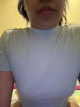 Snapshot of sessy_grl chatting on 06-21-26, 03:36 sessy grl online show from 06-21-26, 03:36
