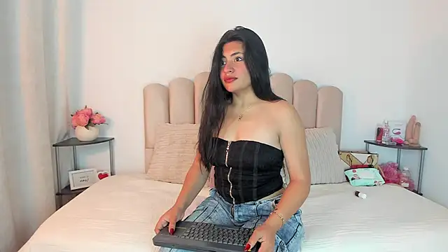 Snapshot of celeste_z chatting on 02-28-26, 11:55 celeste z online show from 02-28-26, 11:55