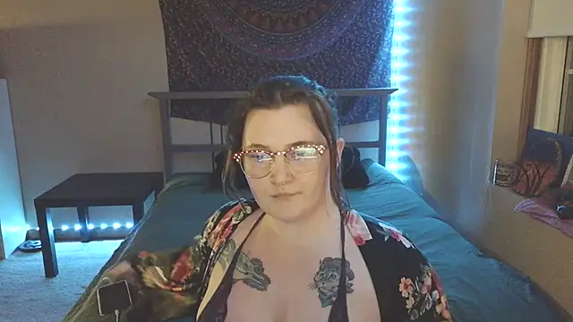 Snapshot of VelvetVixenXOX chatting on 03-12-26, 01:23 VelvetVixenXOX online show from 03-12-26, 01:23