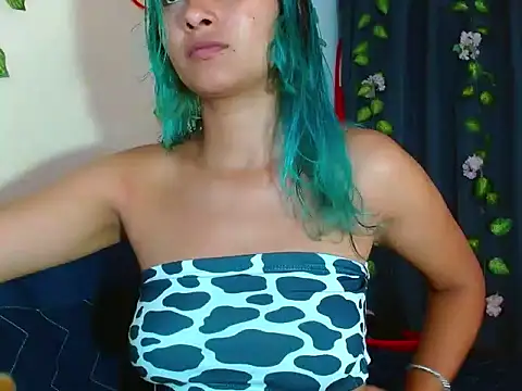 powderblu69 online show from 05-04-26, 12:50