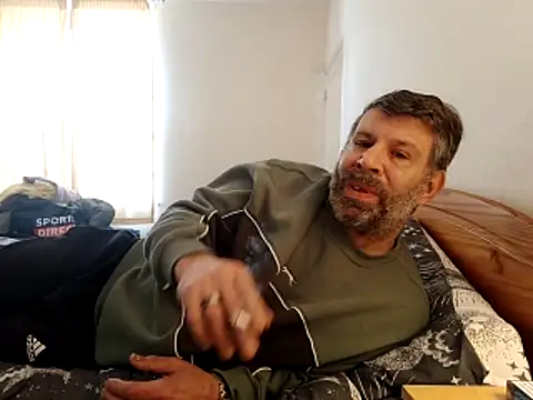 Snapshot of stud2512 chatting on 04-16-26, 08:15 stud2512 online show from 04-16-26, 08:15