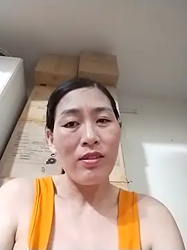 Snapshot of lris-Beauty77 chatting on 04-27-26, 02:48 lris-Beauty77 online show from 04-27-26, 02:48