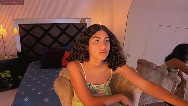 Snapshot of soffiene chatting on 02-21-26, 10:22 soffiene online show from 02-21-26, 10:22