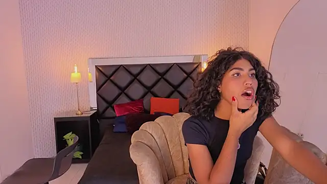 Snapshot of soffiene chatting on 02-28-26, 04:13 soffiene online show from 02-28-26, 04:13