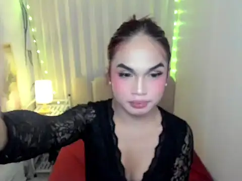 Snapshot of XxMicayxX chatting on 02-21-26, 12:39 XxMicayxX online show from 02-21-26, 12:39