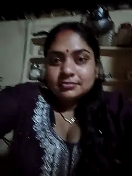 Snapshot of Aanushaka chatting on 04-17-26, 12:35 Aanushaka online show from 04-17-26, 12:35