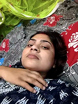 Snapshot of Aanushaka chatting on 05-10-26, 12:27 Aanushaka online show from 05-10-26, 12:27