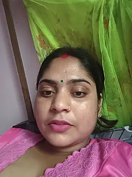 Snapshot of Aanushaka chatting on 05-18-26, 11:49 Aanushaka online show from 05-18-26, 11:49