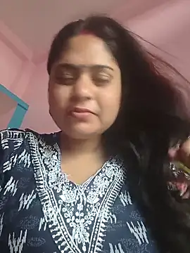 Snapshot of Aanushaka chatting on 05-19-26, 04:52 Aanushaka online show from 05-19-26, 04:52