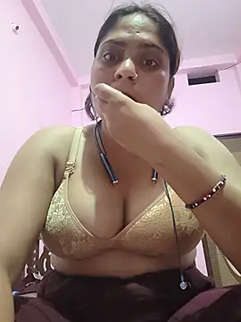 Snapshot of Aanushaka chatting on 05-22-26, 02:44 Aanushaka online show from 05-22-26, 02:44