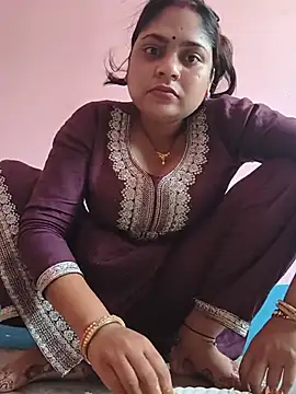 Snapshot of Aanushaka chatting on 05-24-26, 10:20 Aanushaka online show from 05-24-26, 10:20