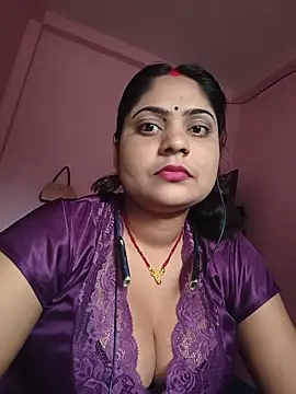 Snapshot of Aanushaka chatting on 05-27-26, 03:25 Aanushaka online show from 05-27-26, 03:25