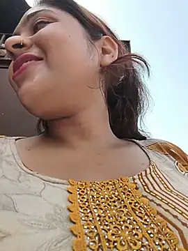 Snapshot of Aanushaka chatting on 06-08-26, 10:59 Aanushaka online show from 06-08-26, 10:59