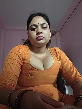 Snapshot of Aanushaka chatting on 06-13-26, 12:41 Aanushaka online show from 06-13-26, 12:41