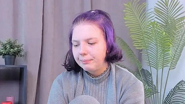 Snapshot of OllieLirette chatting on 02-26-26, 01:21 OllieLirette online show from 02-26-26, 01:21