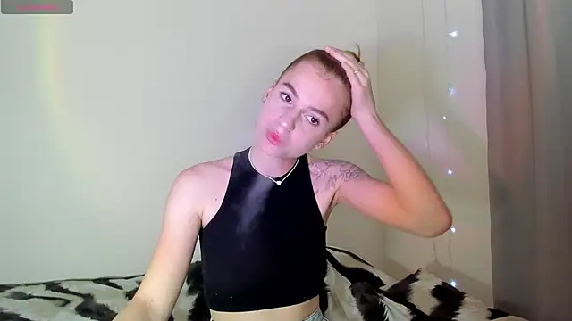 Snapshot of Stacey_Brow chatting on 05-14-26, 03:13 Stacey Brow online show from 05-14-26, 03:13