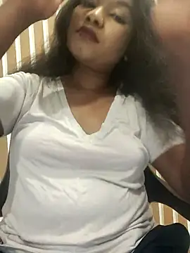 Snapshot of Cutie_bae011 chatting on 02-22-26, 12:15 Cutie bae011 online show from 02-22-26, 12:15