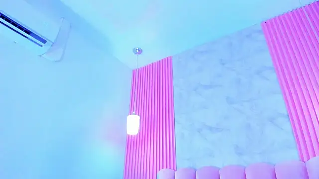 ArianaRougee online show from 07-18-26, 03:22
