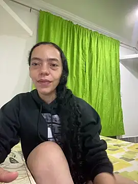 Snapshot of Maluxx333 chatting on 02-25-26, 04:11 Maluxx333 online show from 02-25-26, 04:11